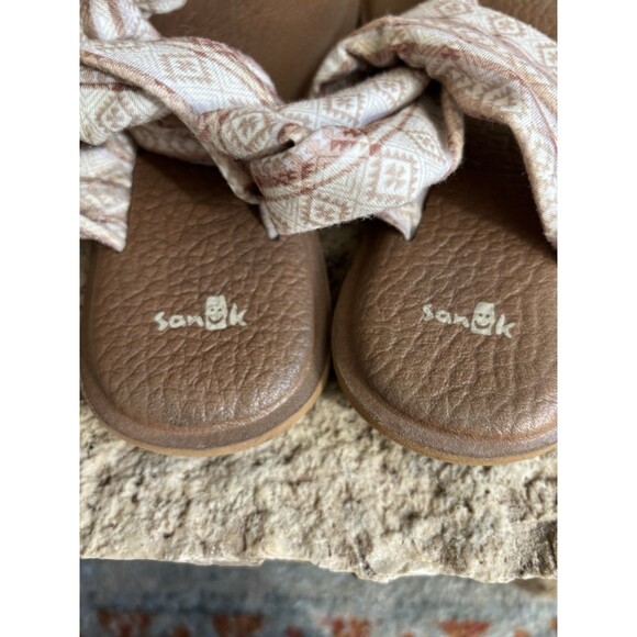 Lot of 3 SANUK Beige Aztec, SANUK Faux Suede, MINNETONKA Faux Suede Fringe Sz 7 - Picture 7 of 14